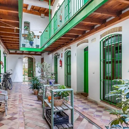 Macarena, En El Centro De Sevilla, Con Ac